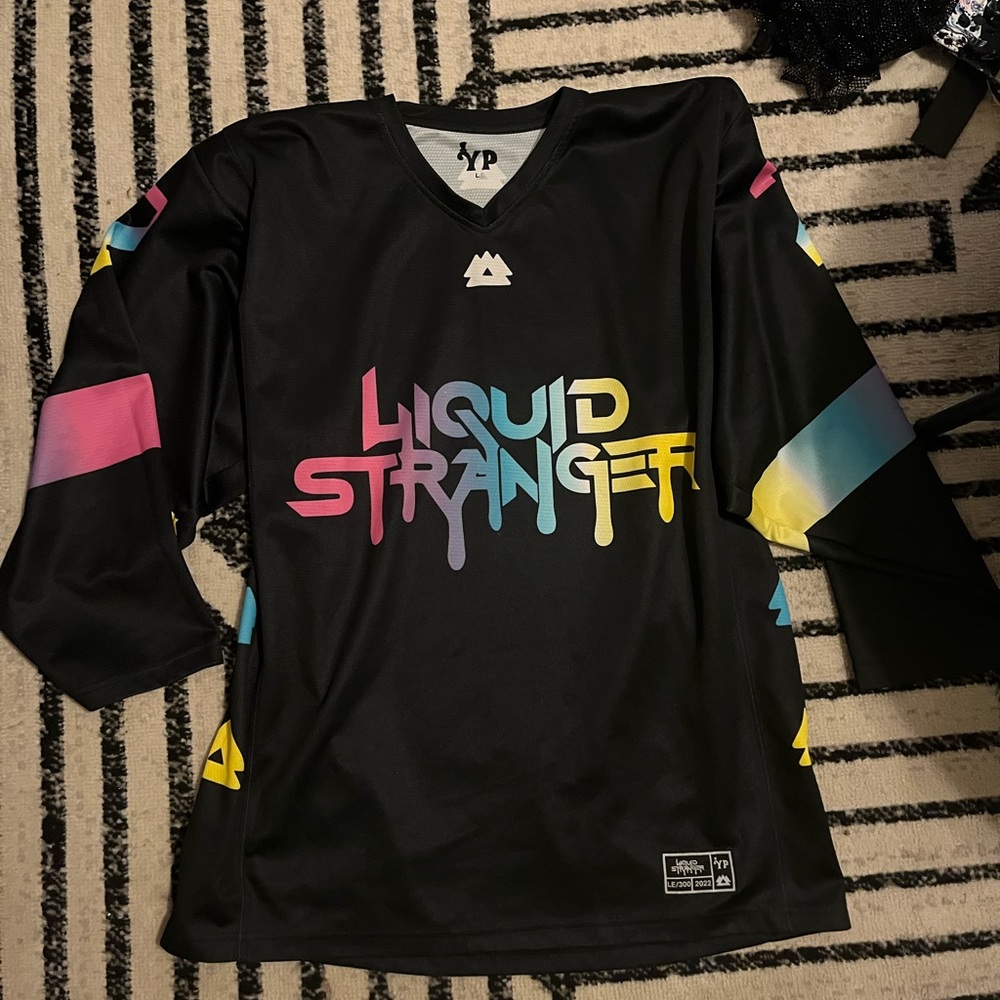 Liquid stranger jersey. Size L. Froma smoke free home. worn once. Originally 85$
